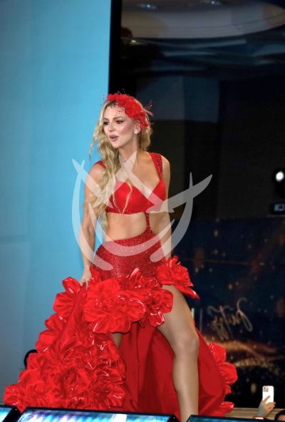 Marjorie de Sousa por Mitzy