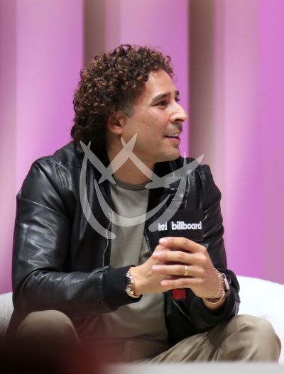 Memo Ochoa con Latin Billboard