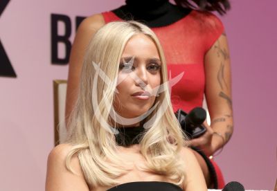Ana Mena con Latin Billboard