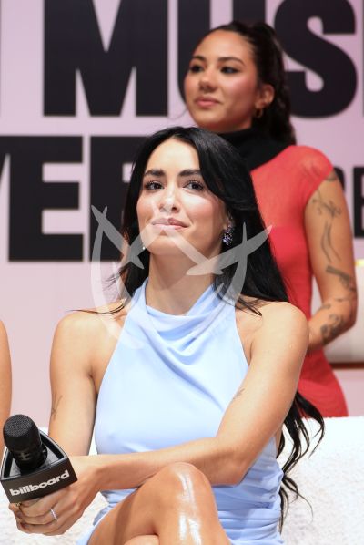 Lola Índigo con Latin Billboard