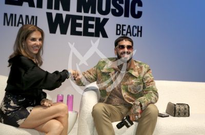 Anuel AA con Latin Billboard