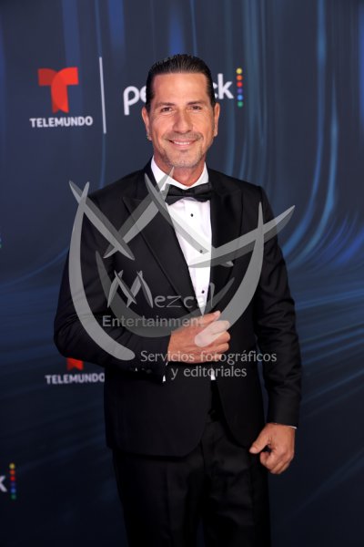 Gregorio Pernia en Premios Billboard