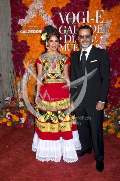Bibi Gaytán y Eduardo Capetillo al Día de Muertos