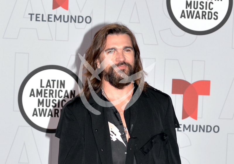 Juanes cumple su sueño metálico