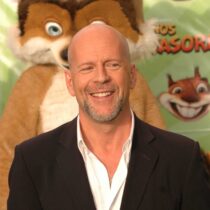 Revelan problemas de Bruce Willis en filmaciones por su afasia
