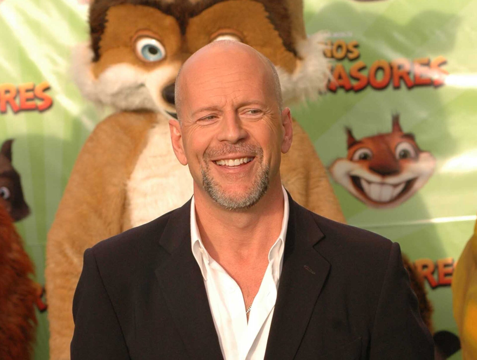 Revelan problemas de Bruce Willis en filmaciones por su afasia