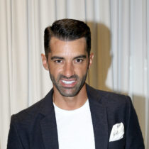 Novia de Toni Costa manda mensajes a sus haters