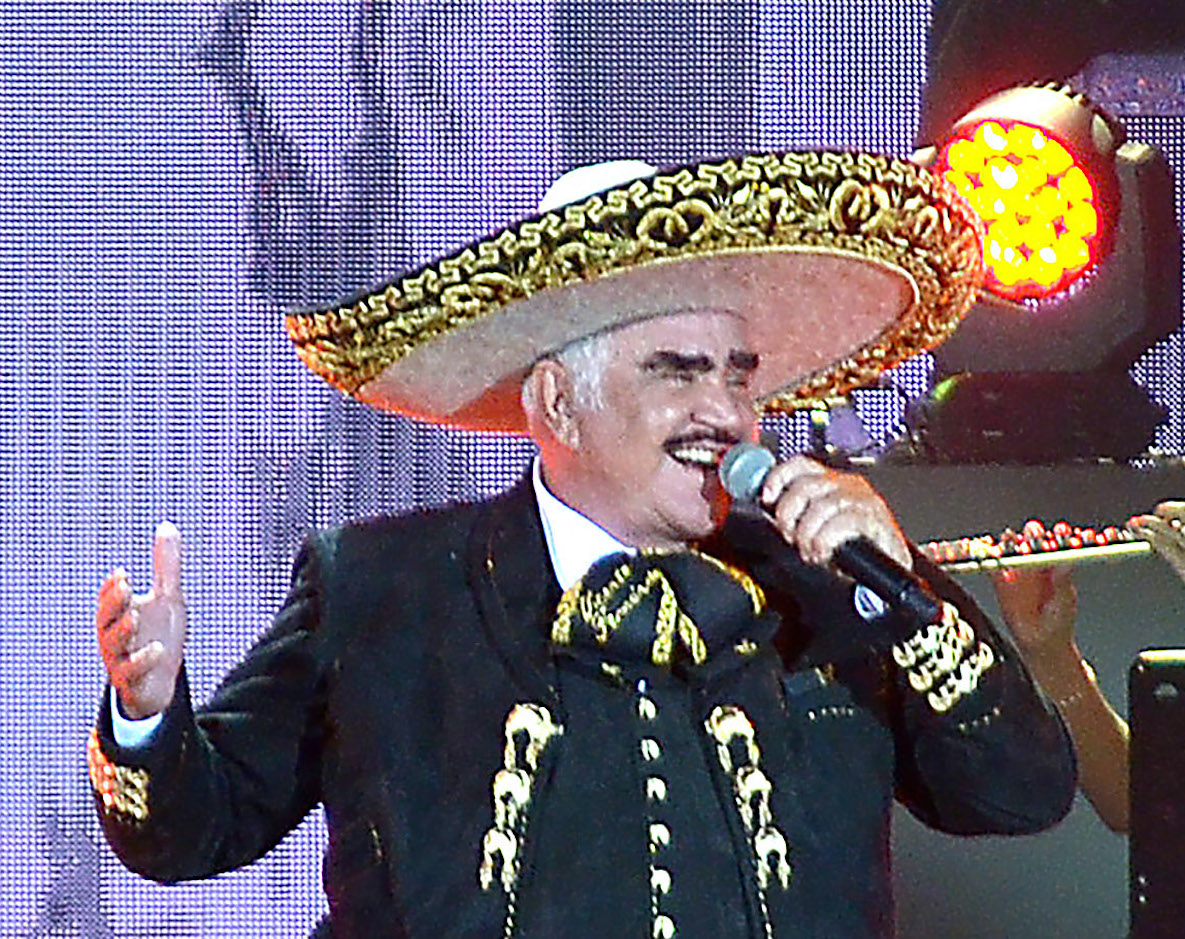 Vicente Fernández gana su primer Grammy póstumo