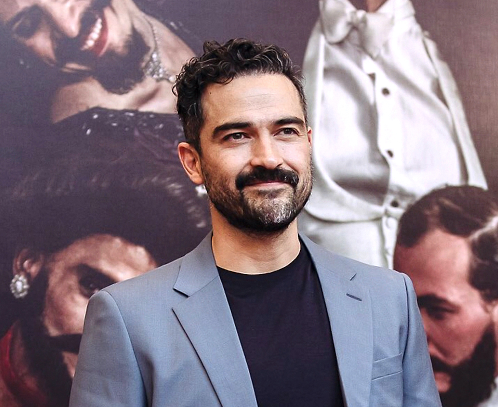 Alfonso Herrera pide a rebeldes apoyar a los refugiados