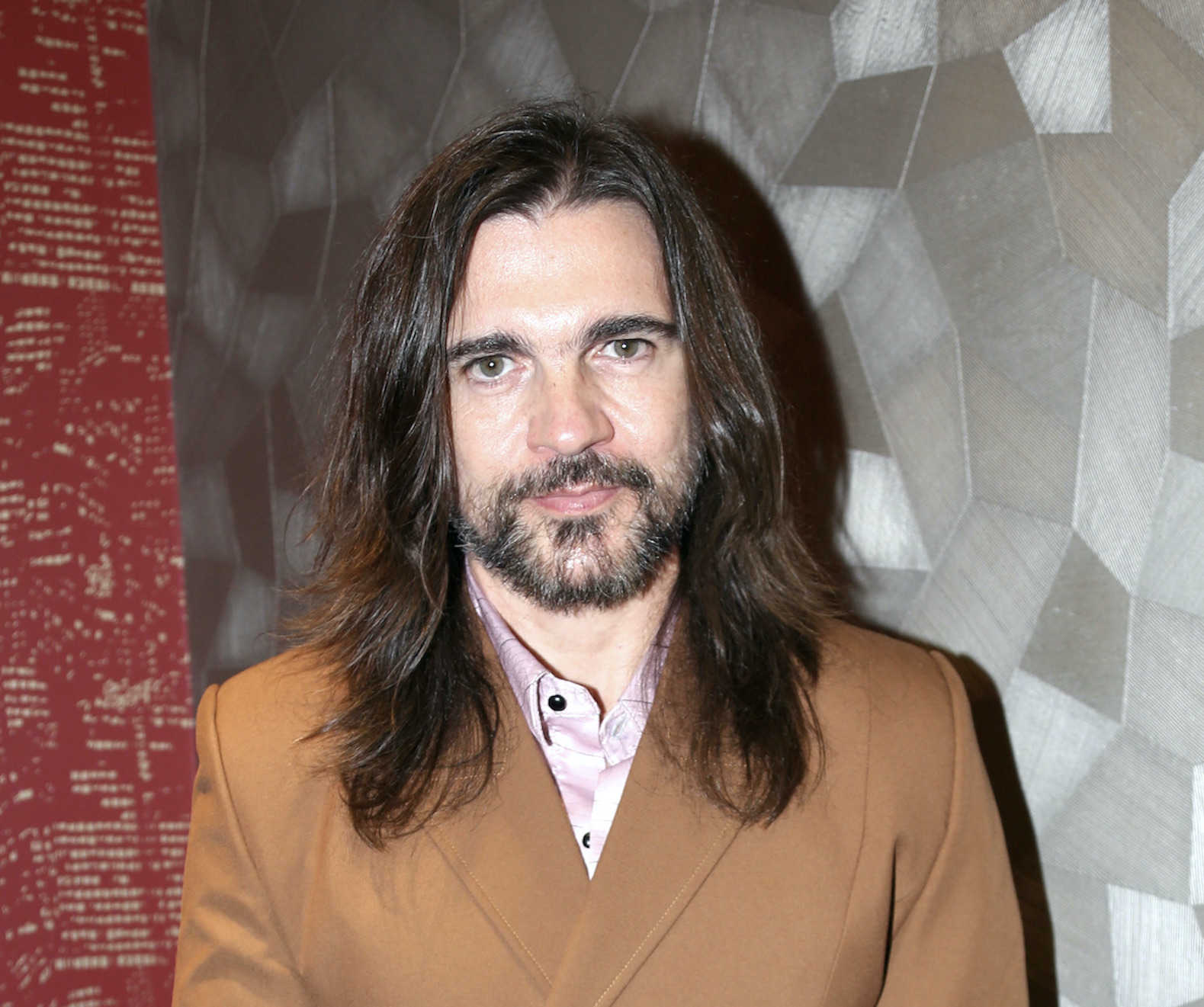 A Juanes le preocupa la salud de su mamá