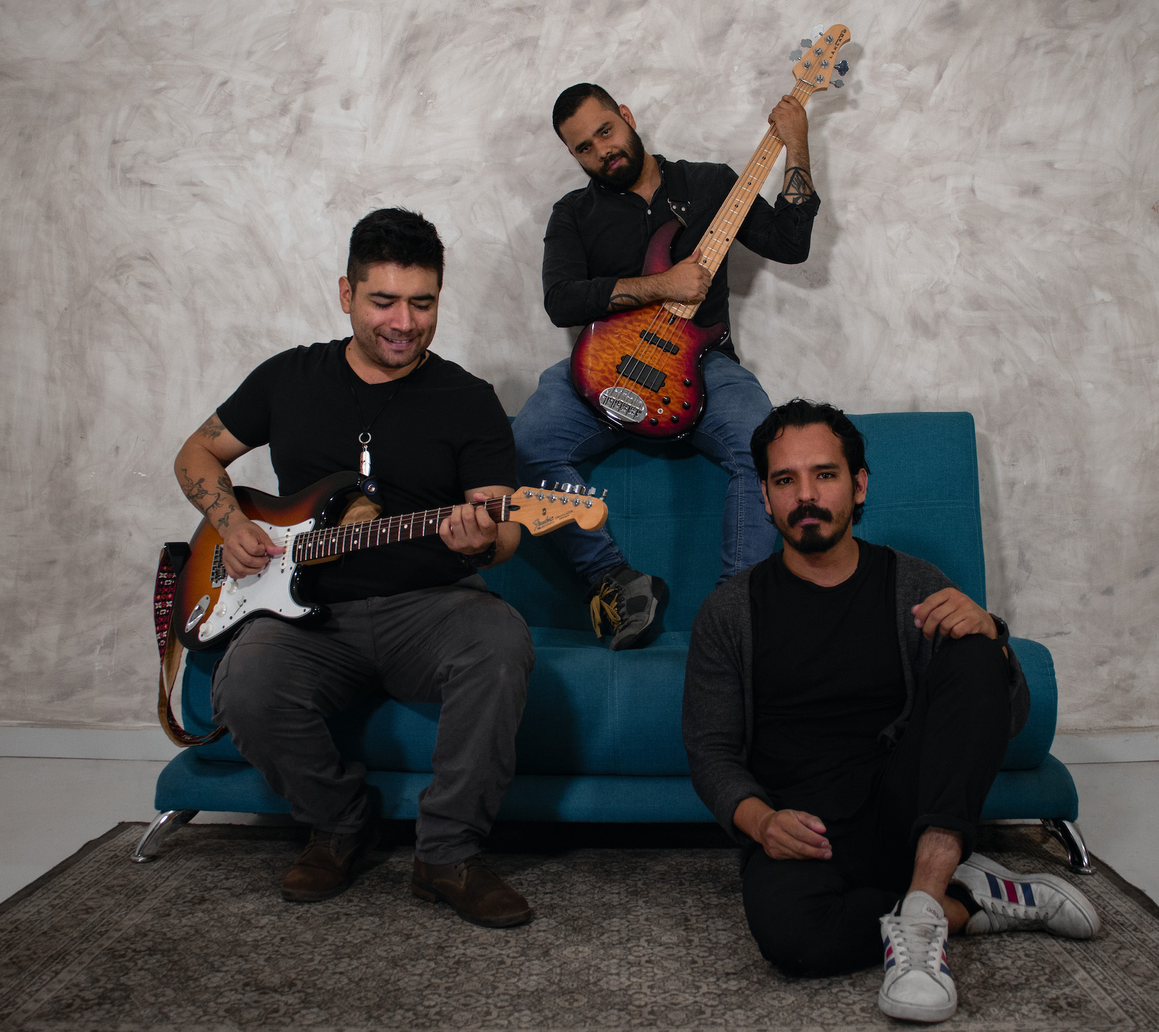 Lady Robin quiere cautivar con su fusión musical