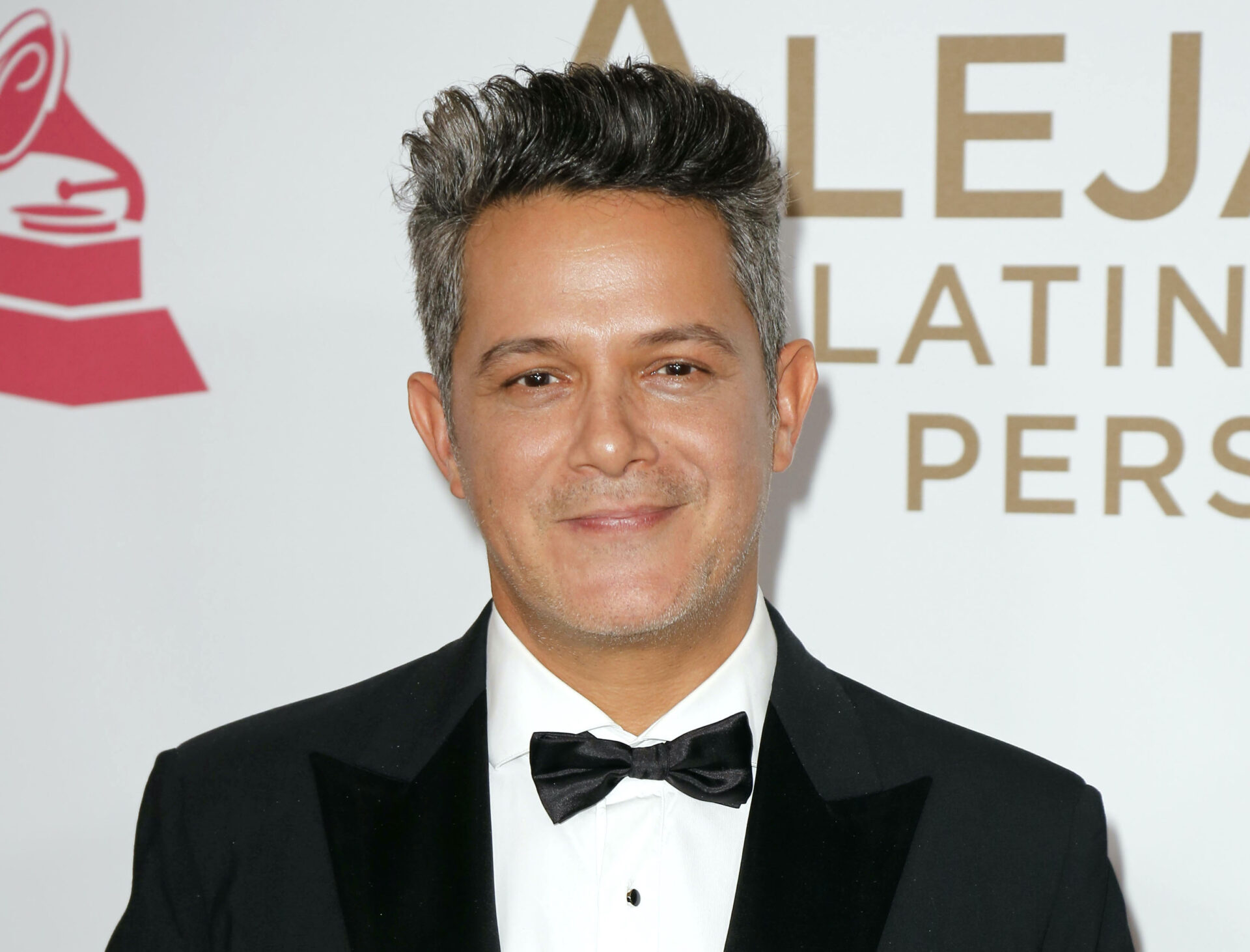 Alejandro Sanz envía mensaje a expresidente uruguayo 