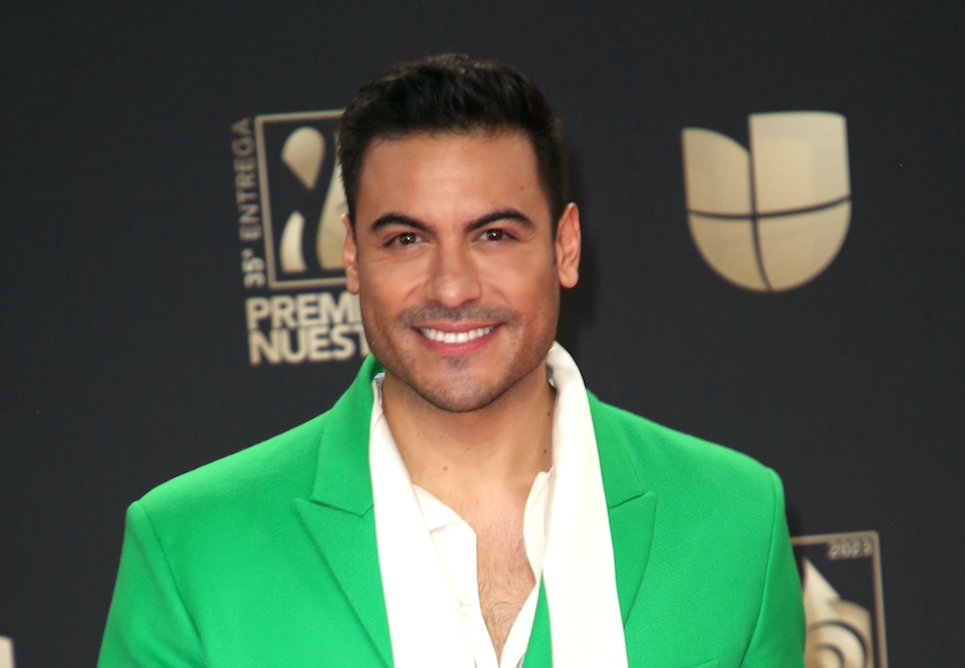 Carlos Rivera quiere que su hijo lo acompañe a sus giras