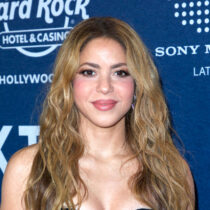 Shakira recuerda cuando Maná le hizo el feo 