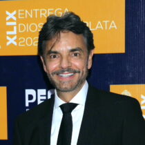 Eugenio Derbez recibe retrato de su perrita fallecida  