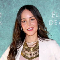 Camila Sodi pide donadores para su mamá 