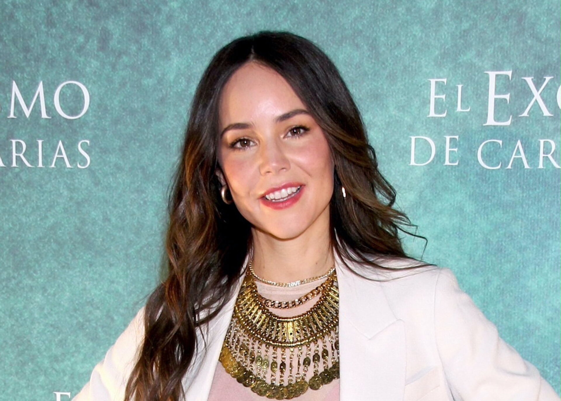 Camila Sodi pide donadores para su mamá 