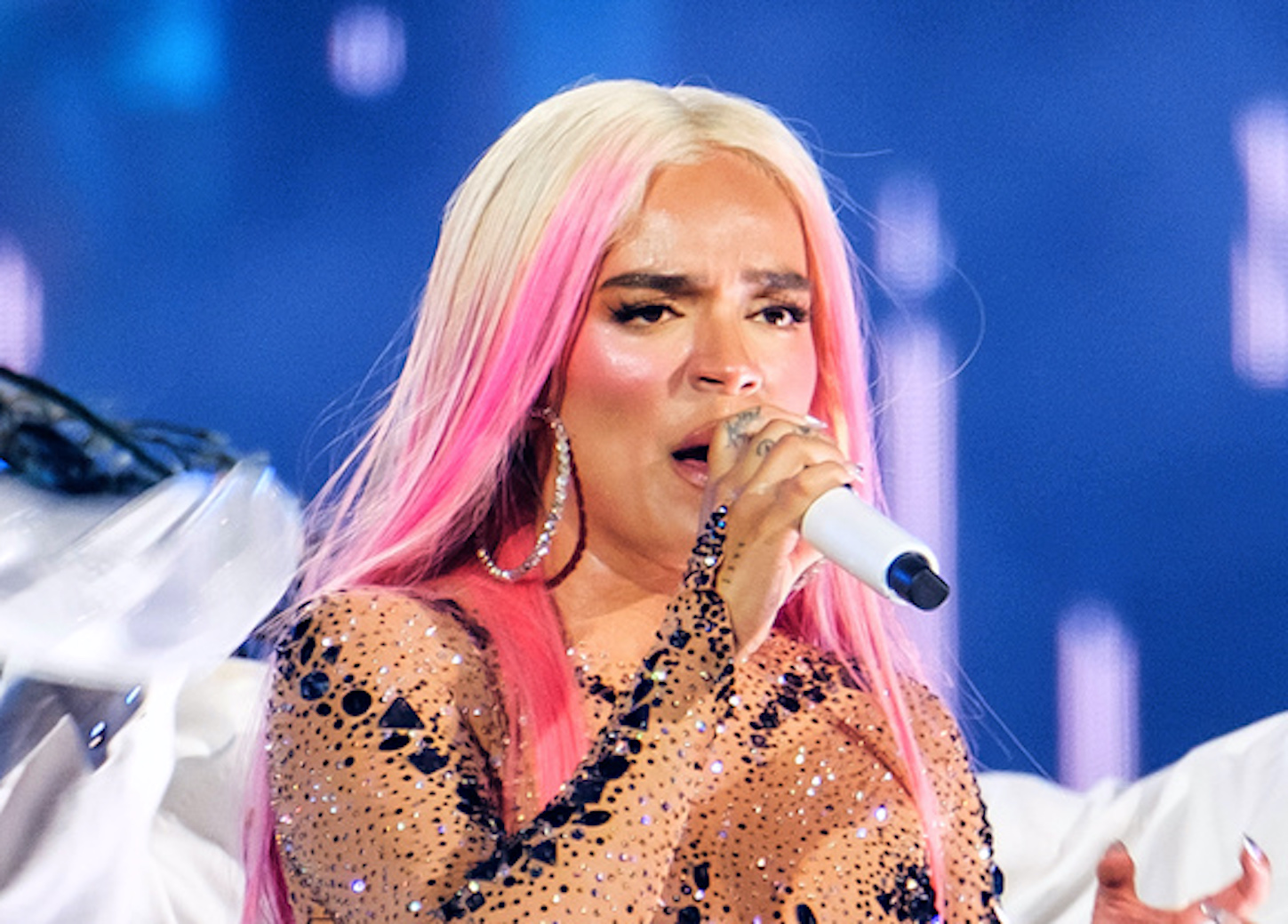 Karol G pide perdón por su nueva canción  