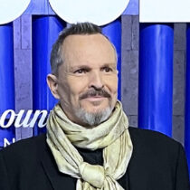 Miguel Bosé critica poca ayuda del gobierno en inundaciones de Valencia 