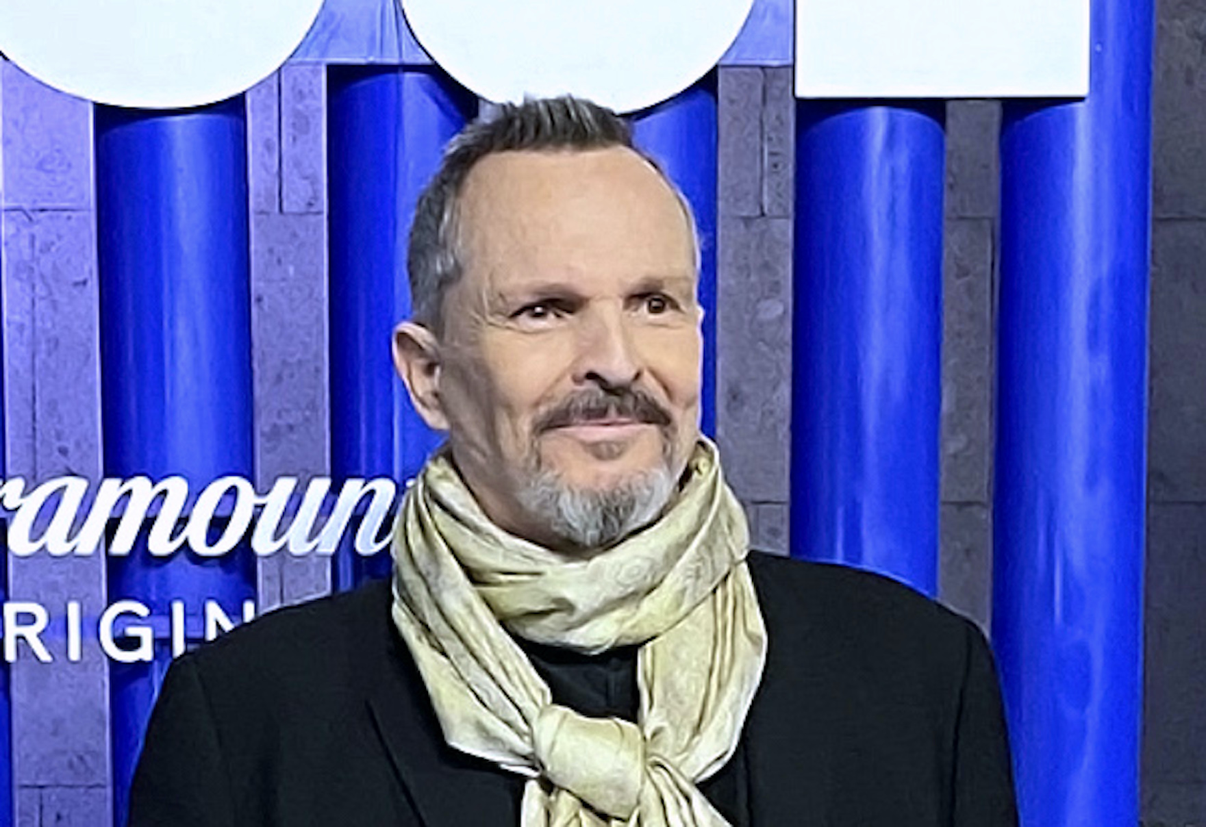 Miguel Bosé critica poca ayuda del gobierno en inundaciones de Valencia 