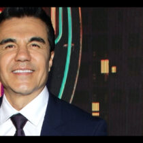 VIDEO: Adrián Uribe defiende a Eugenio Derbez por críticas a Selena Gómez
