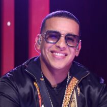 Esposa de Daddy Yankee lo acusa de hostigamiento