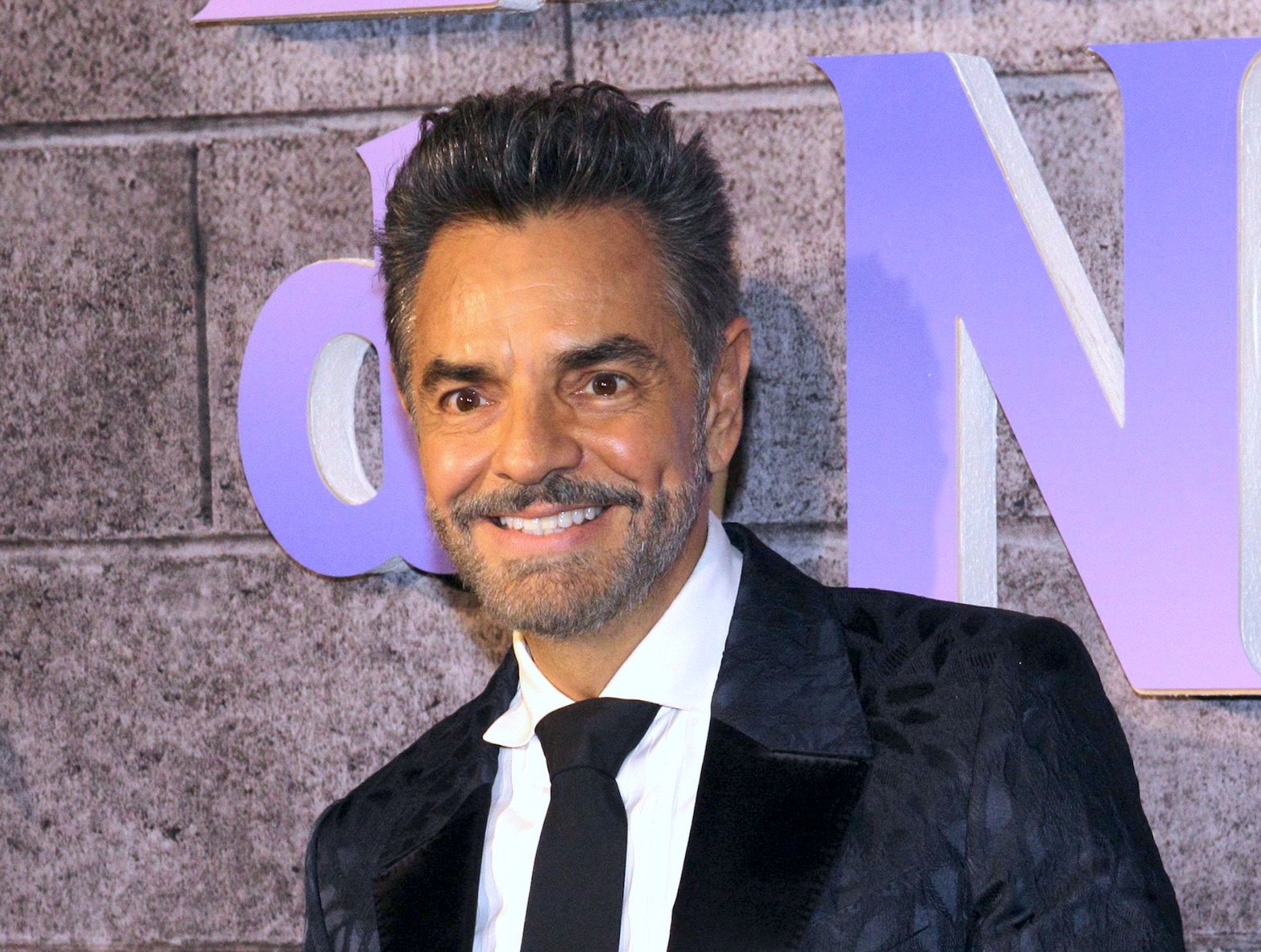 Eugenio Derbez no aprendió nada tras polémica de Selena Gómez