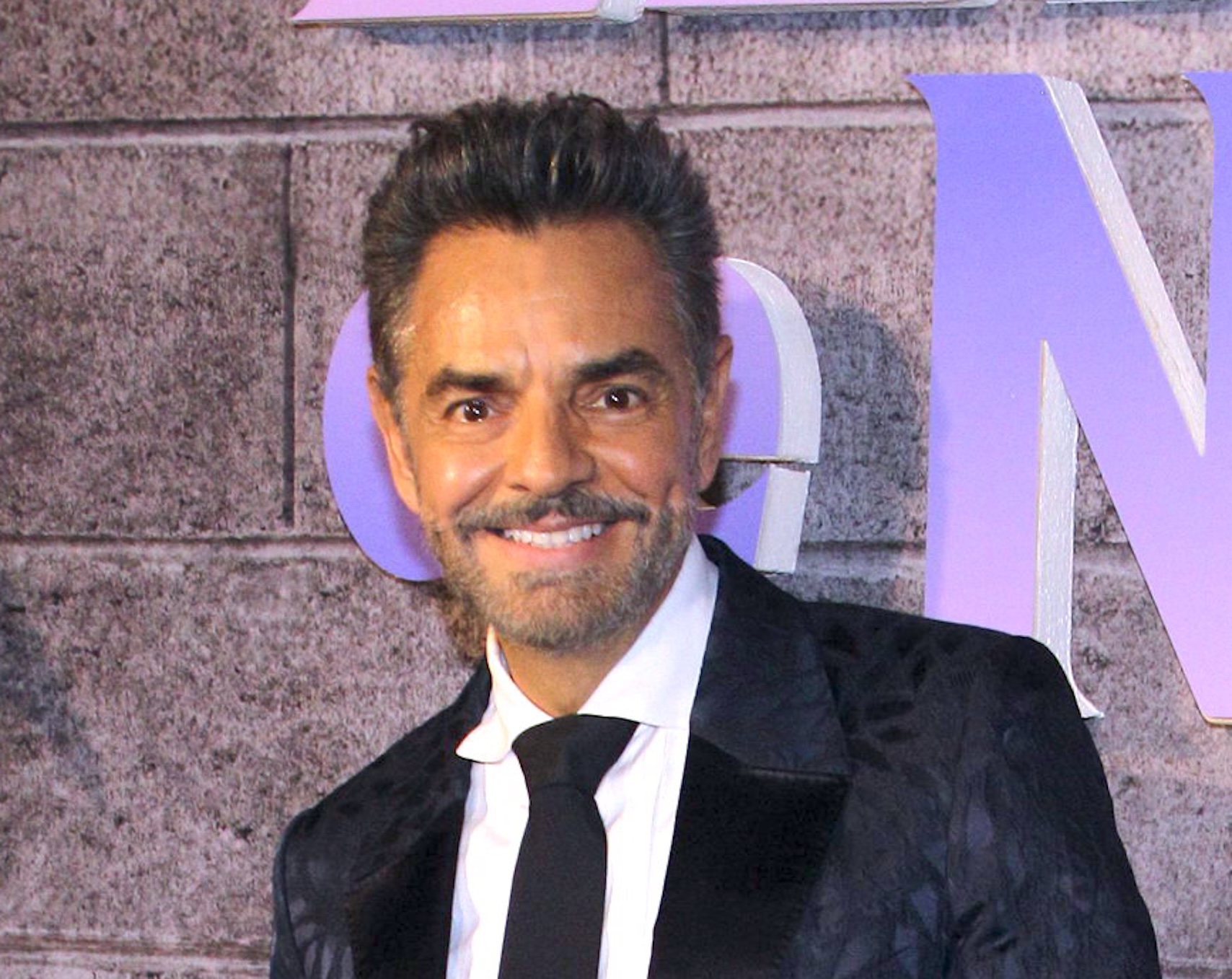 Eugenio Derbez recuerda cuando viajó en avión con Paquita la del Barrio