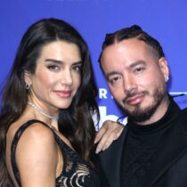 Hijo de J Balvin quiere volver a la panza de su mamá