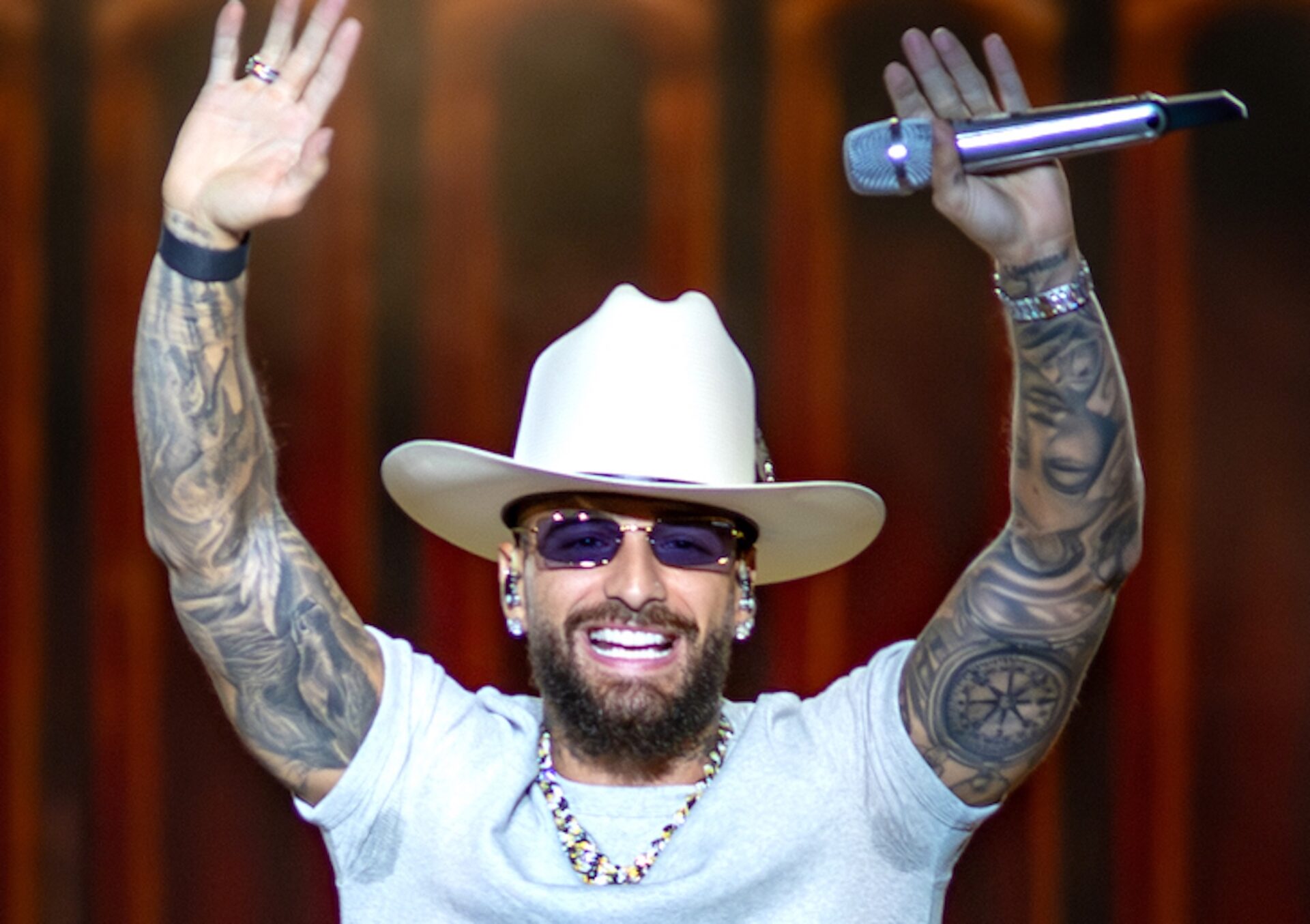 Maluma estalla contra las redes sociales