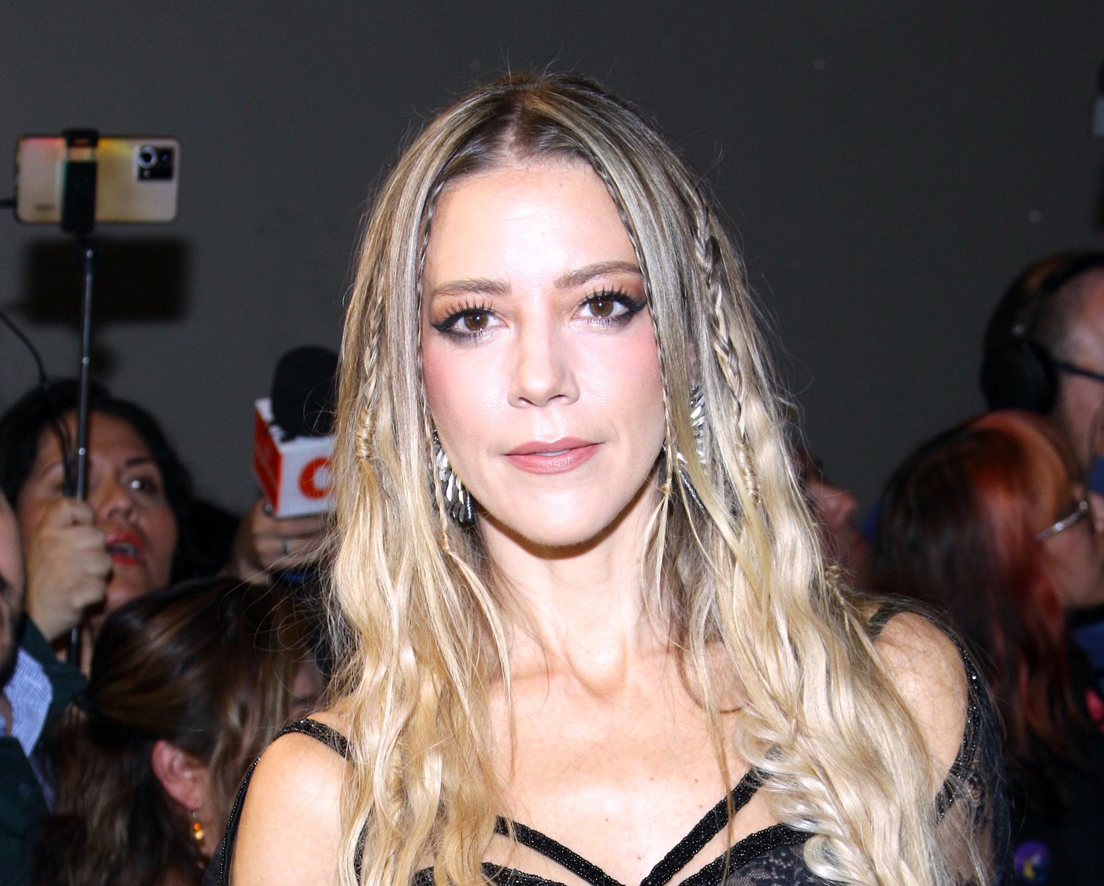 Fernanda Castillo responde a quienes critican su figura