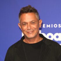Alejandro Sanz responde a fan que lo acusó de tener una relación con ella