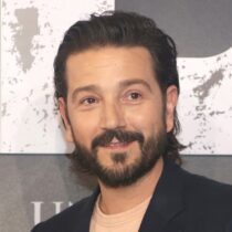 Diego Luna manda fuerte mensaje pro migrantes