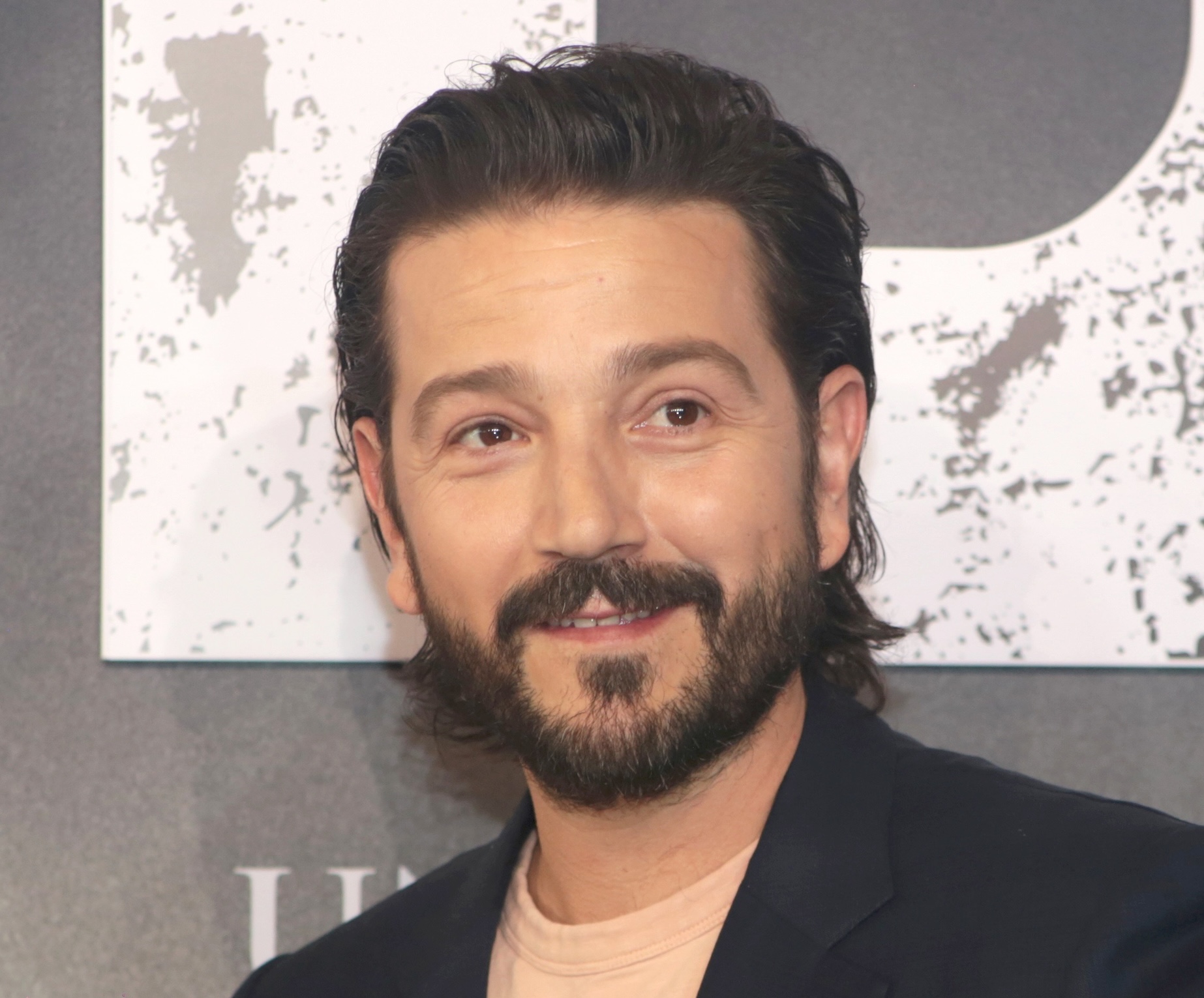 Diego Luna manda fuerte mensaje pro migrantes