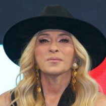 Yuri aplaude que Belinda cante sus éxitos