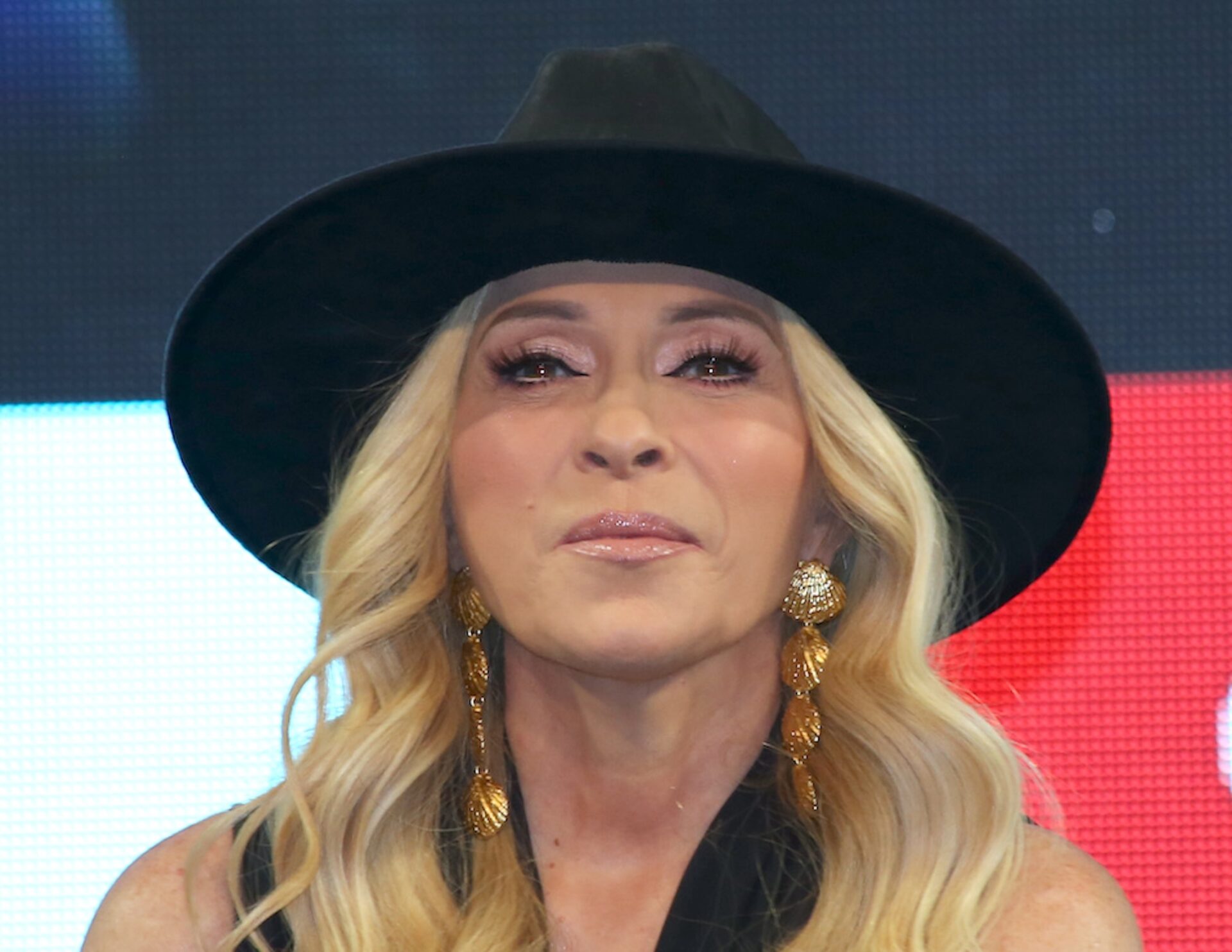 Yuri aplaude que Belinda cante sus éxitos