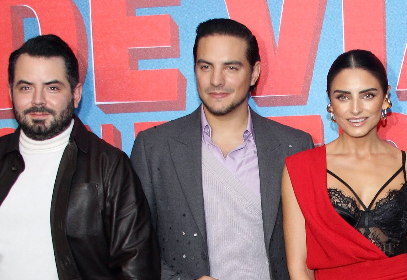 Aislinn y José Eduardo Derbez le piden perdón a Vadhir 