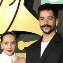 Camilo y Evaluna muestran cómo reza Índigo