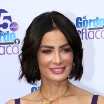 Dayanara Torres le quita el hambre a niños
