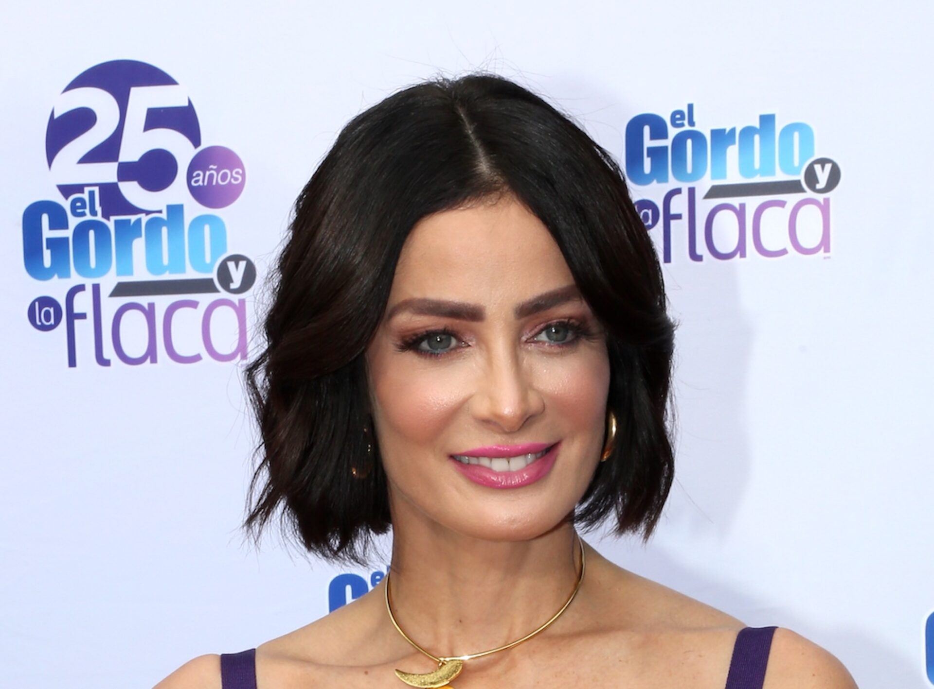 Dayanara Torres le quita el hambre a niños