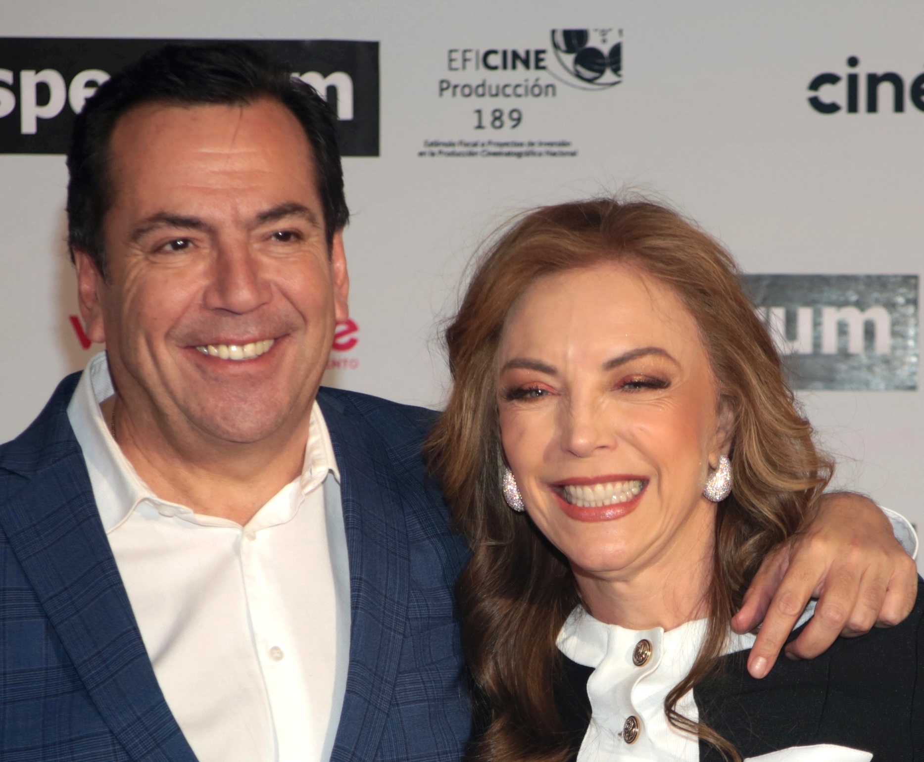 Laura Flores encuentra refugios tras truene con Lalo Salazar
