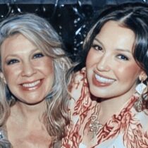 Thalía dedica felicitación celestial a Ernestina Sodi