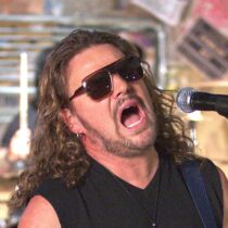 Fher Olvera se le va a la yugular al reggaetón y a los corridos