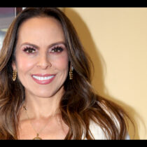 VIDEO: Kate del Castillo reza por la salud de Yolanda Andrade
