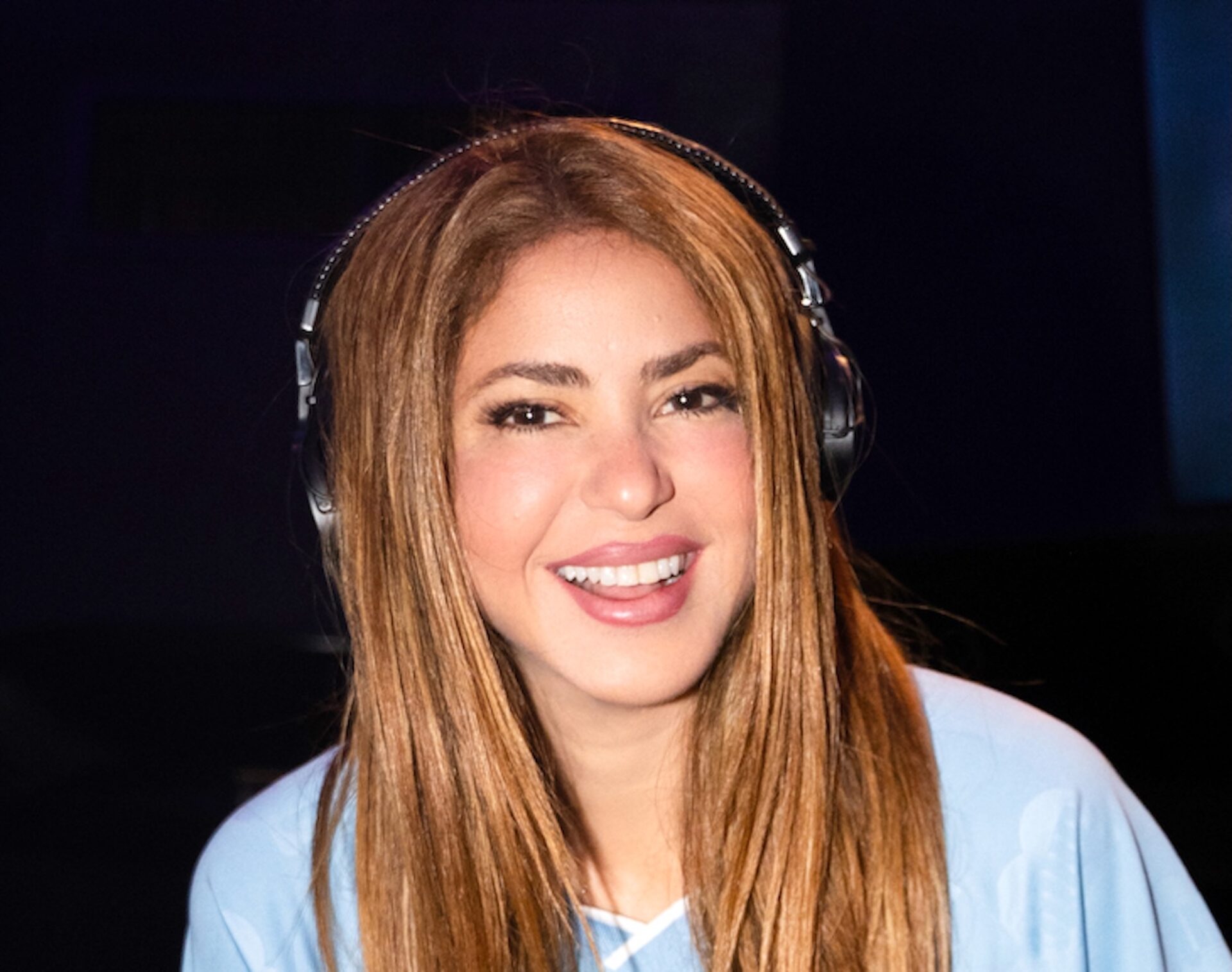 Shakira hace rabiar a bailarina