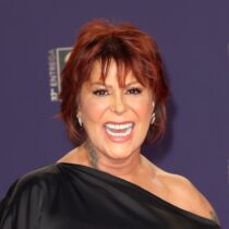 Alejandra Guzmán promete seguir brillando