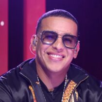 Esposa de Daddy Yankee lo acusa de violencia económica 
