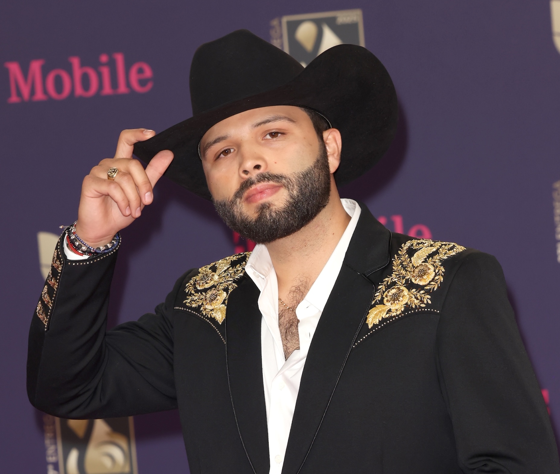 Leonardo Aguilar comparte el consejo que le dio Nodal