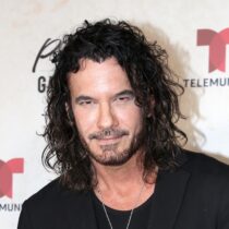 Mario Cimarro lleva a su mamá de urgencia al hospital  