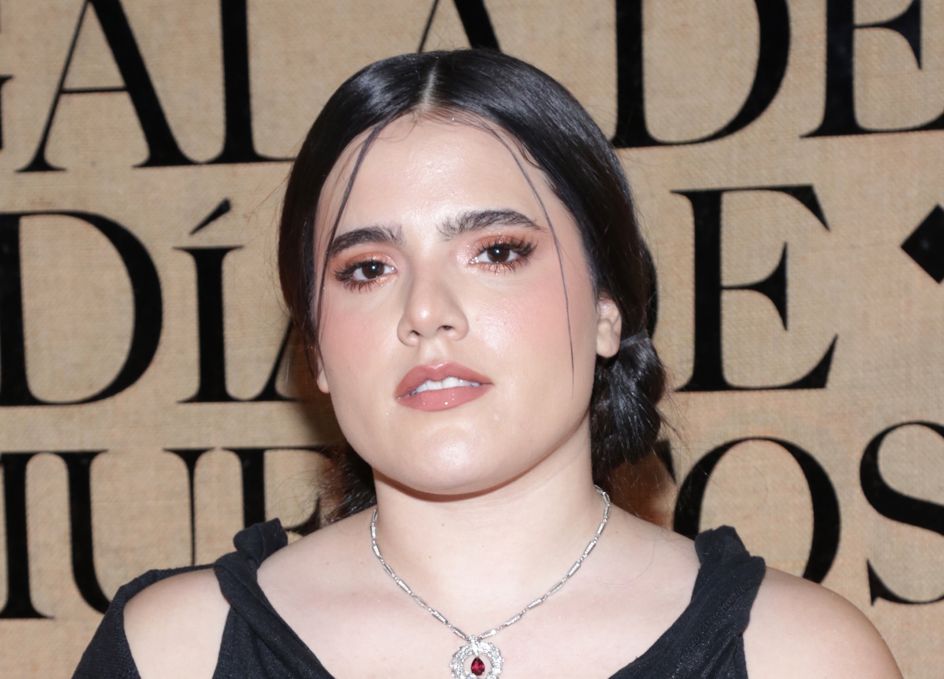 Camila Fernández se despide entre lágrimas de la gira con papá Alejandro 